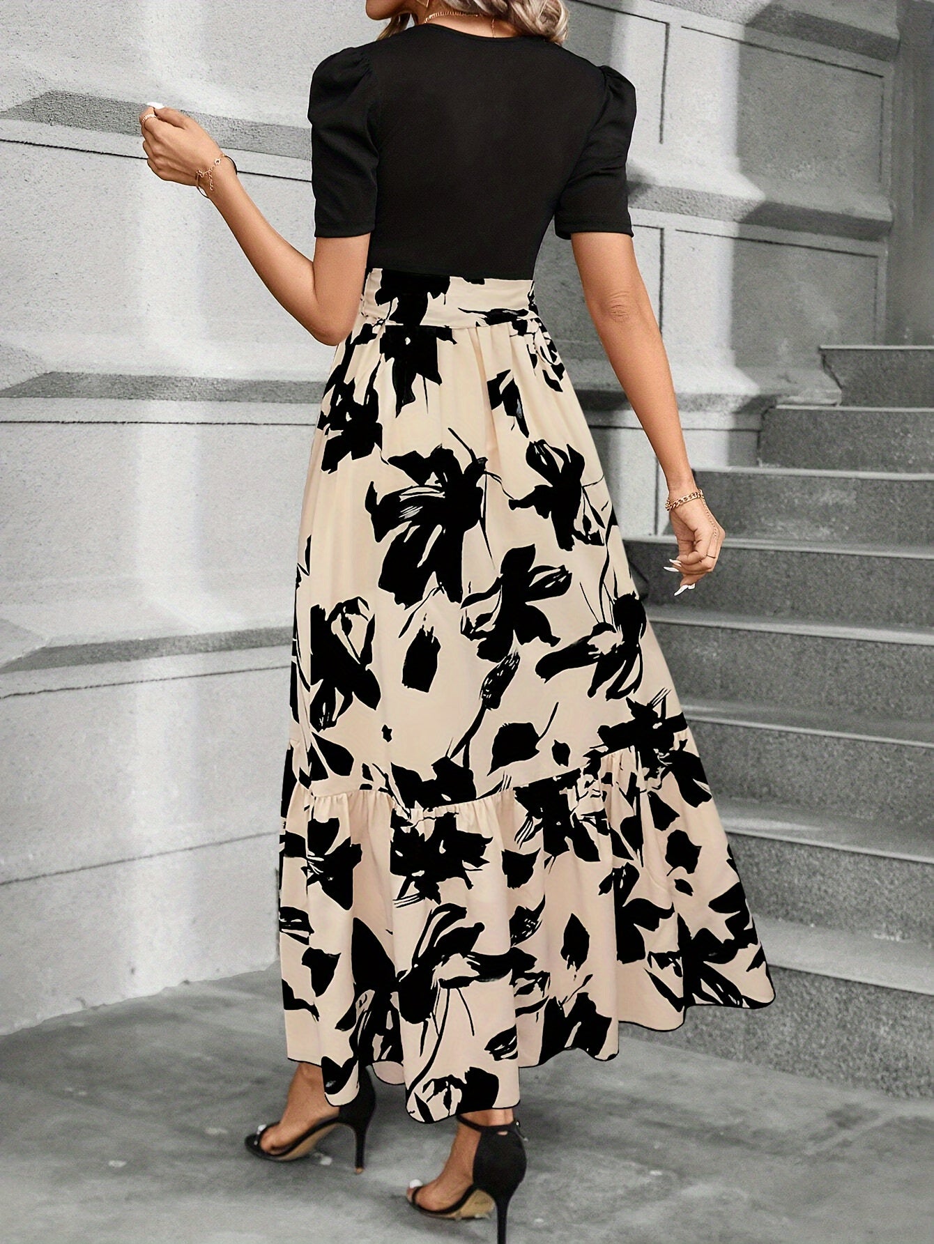 Isadora – Lace-Up Floral Dress