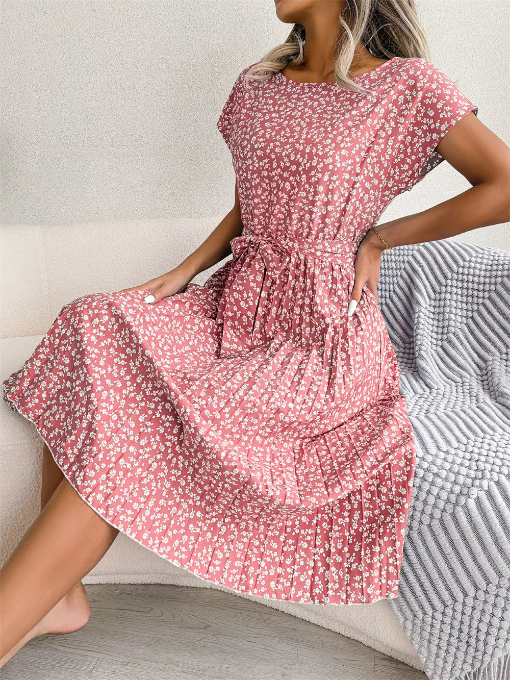 Lila | Chic High-Waist Floral Dress