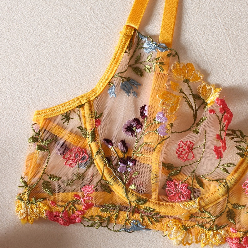 Lola | 3-Piece French Lingerie Set