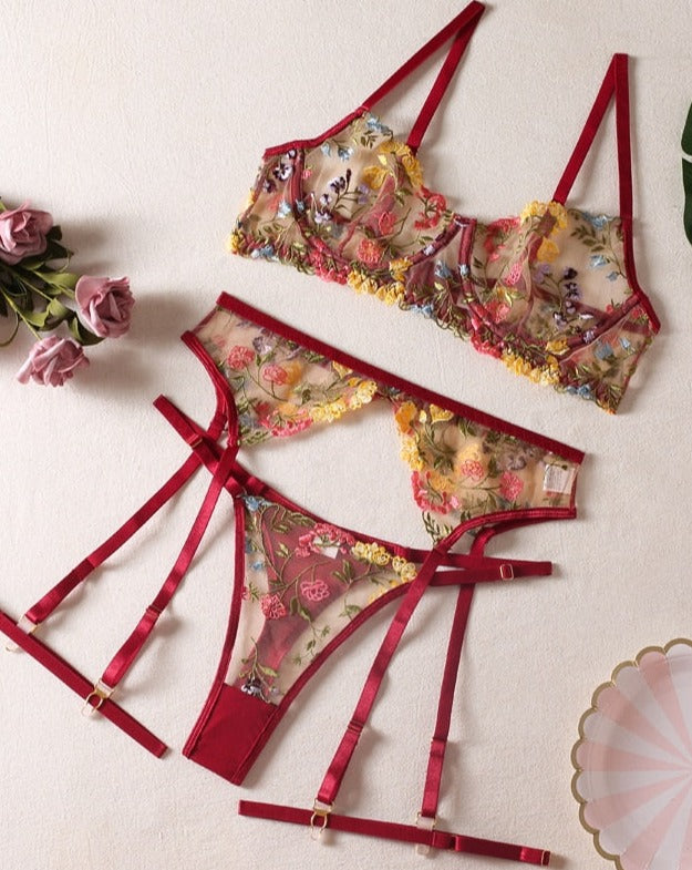 Lola | 3-Piece French Lingerie Set