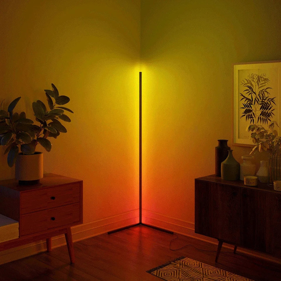Luma Elegant Lamp