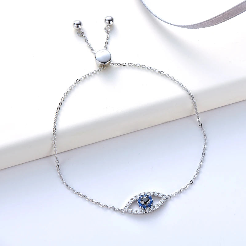 Elegant Eye Moissanite Bracelet