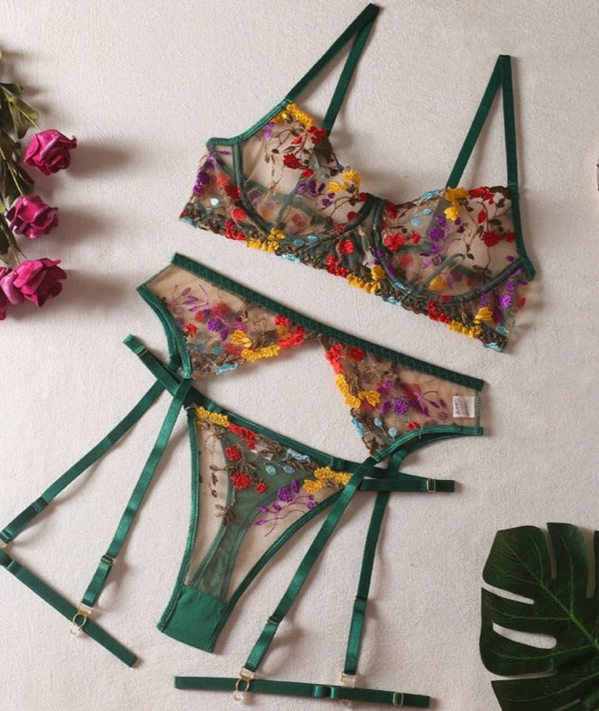 Lola | 3-Piece French Lingerie Set