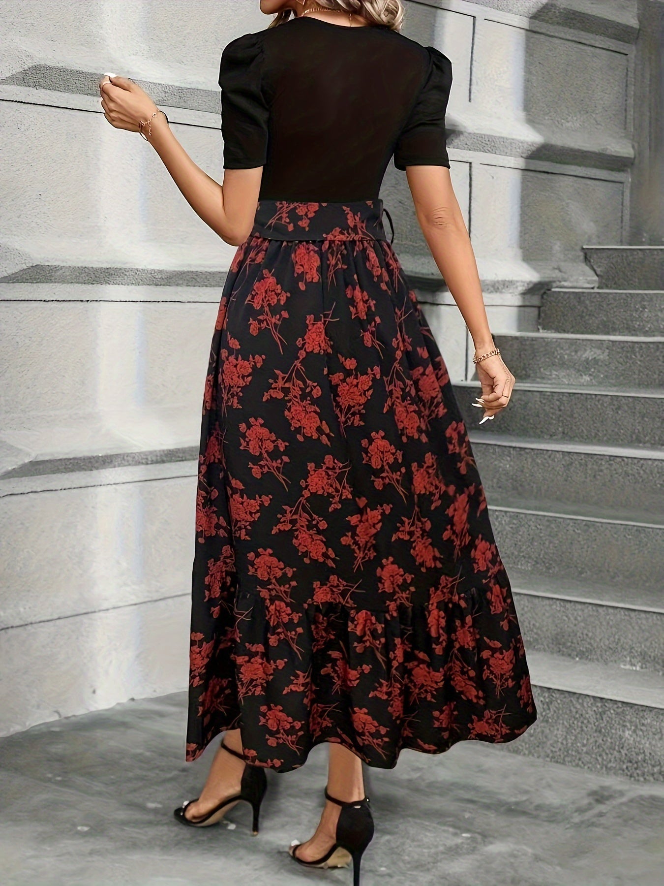 Isadora – Lace-Up Floral Dress