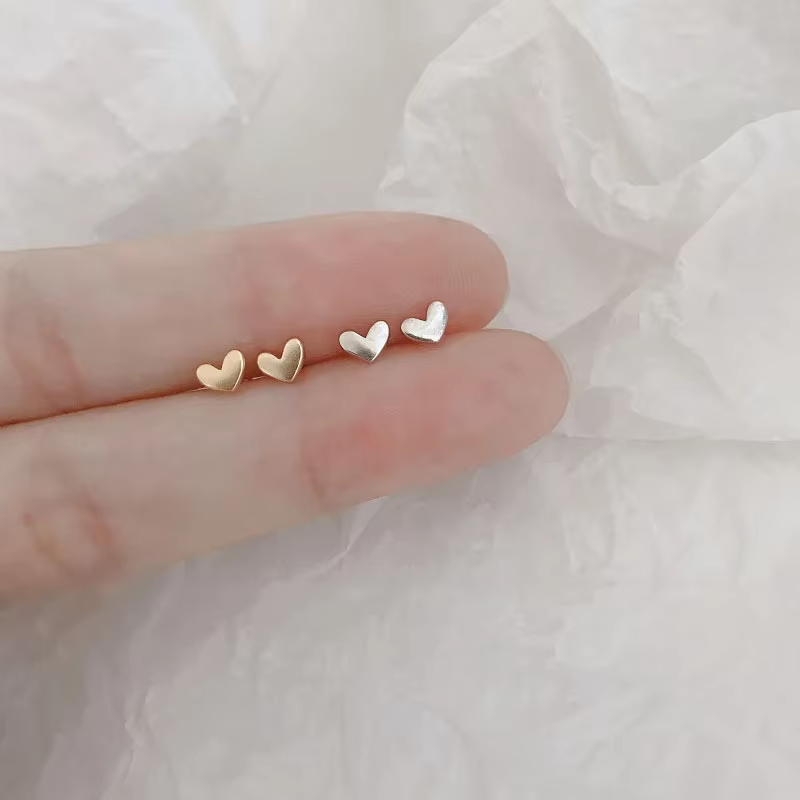 Tiny Heart Studs S925