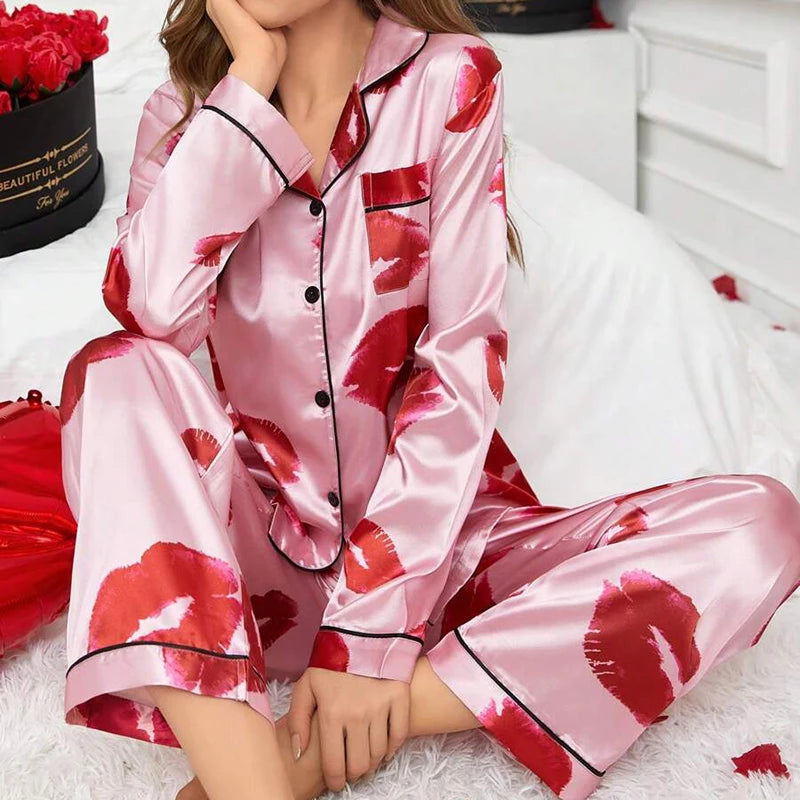 Lola - Lip Print Satin Pajama Set