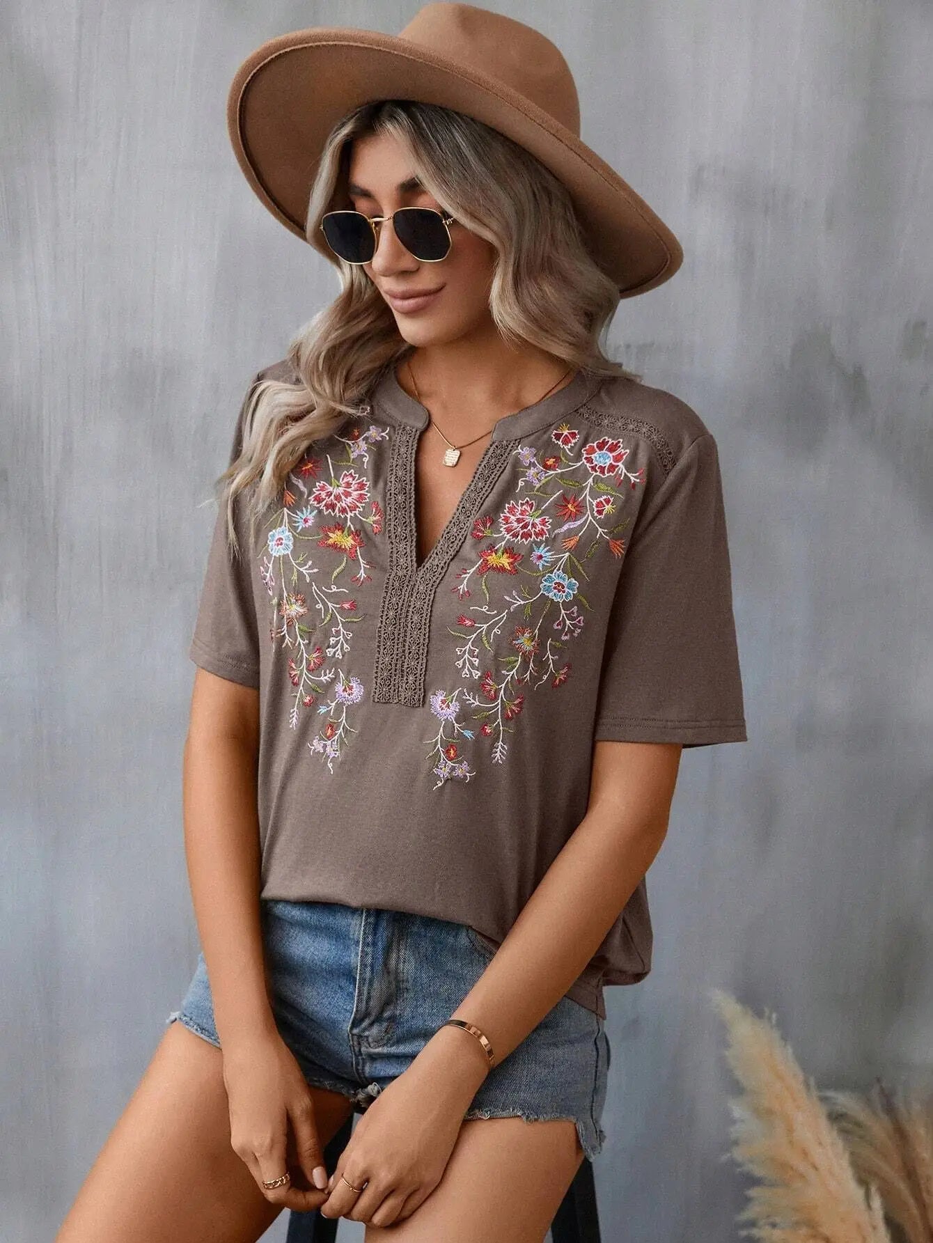 Amara - Embroidered Floral Blouse