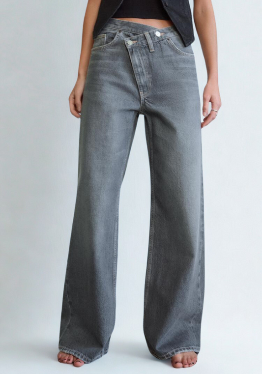 HIGH-WAIST WIDE-LEG JEANS